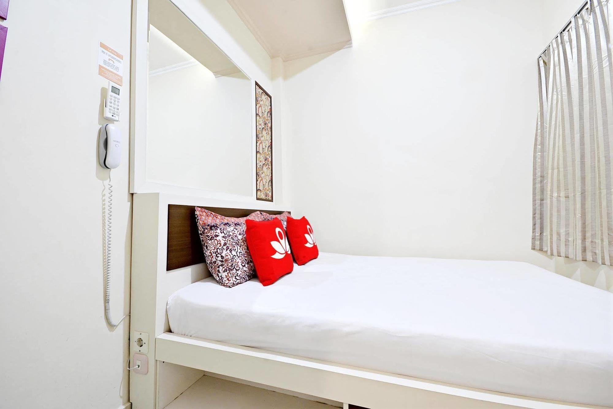 Zen Rooms Cideng Barat 雅加达 外观 照片
