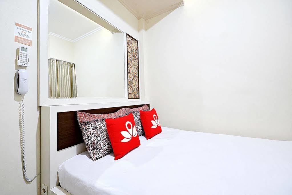 Zen Rooms Cideng Barat 雅加达 外观 照片